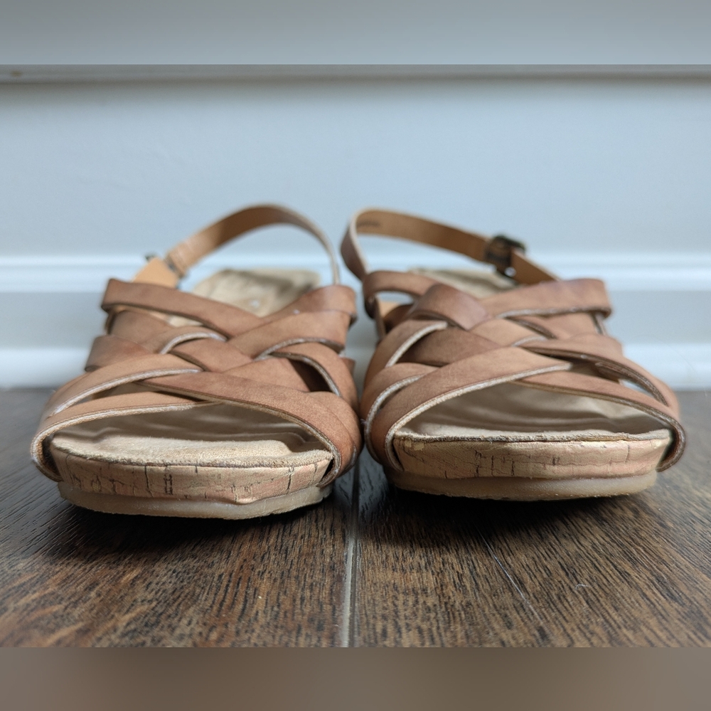 BOC Comfort Wedge Sz 8 Faux Leather Strappy Sandal Tan Slingback Granola Cushion - Picture 5 of 9
